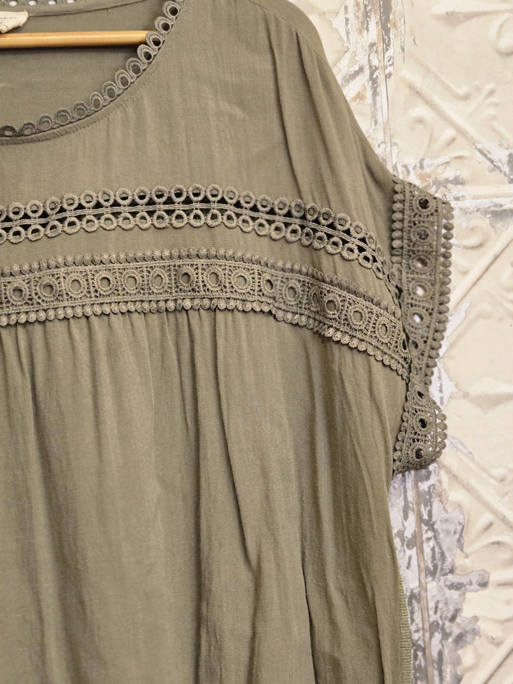 Flower & Feather Bohemian-Olive Green Crochet Trim Women's Blouse Top Plus 3X - Picture 6 of 9